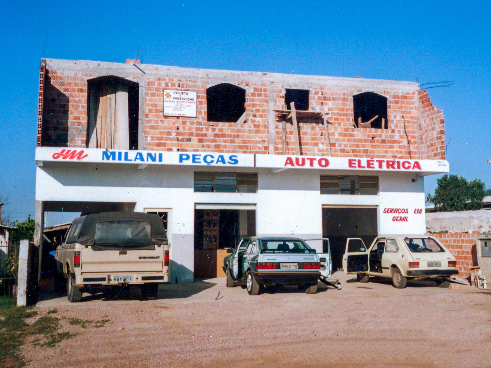 Fachada da M Autopeças em Fazenda Rio Grande